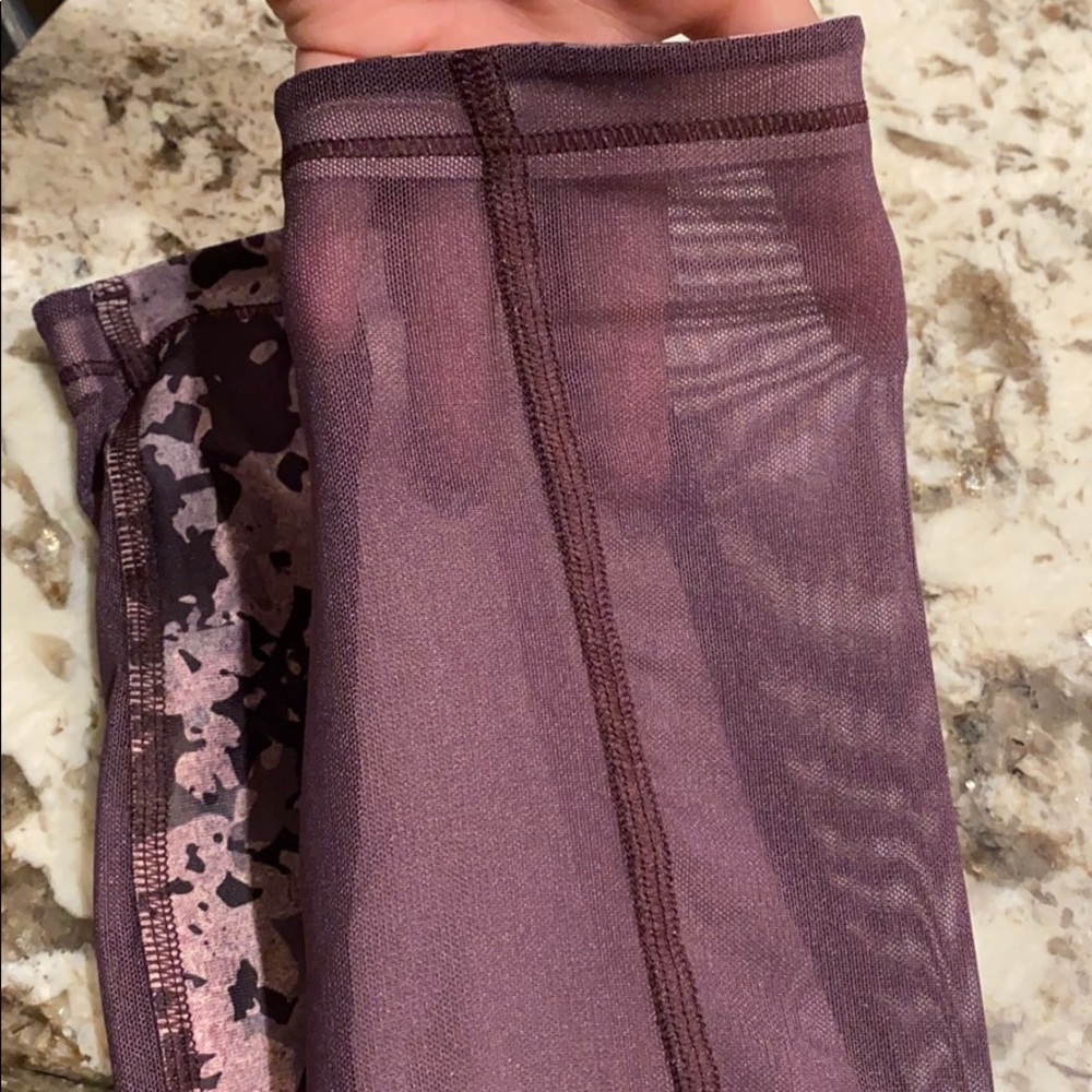 Under Armour : Camo Workout Pants - Picture 4 of 10